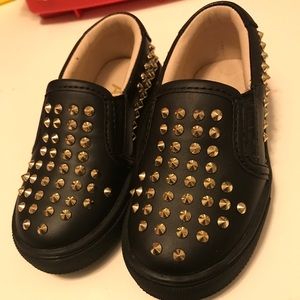 AKID Shoes - AKID black with gold spikes, Sz. 7T, girls AKID Shoes - AKID black with gold spikes, Sz. 7T, girls